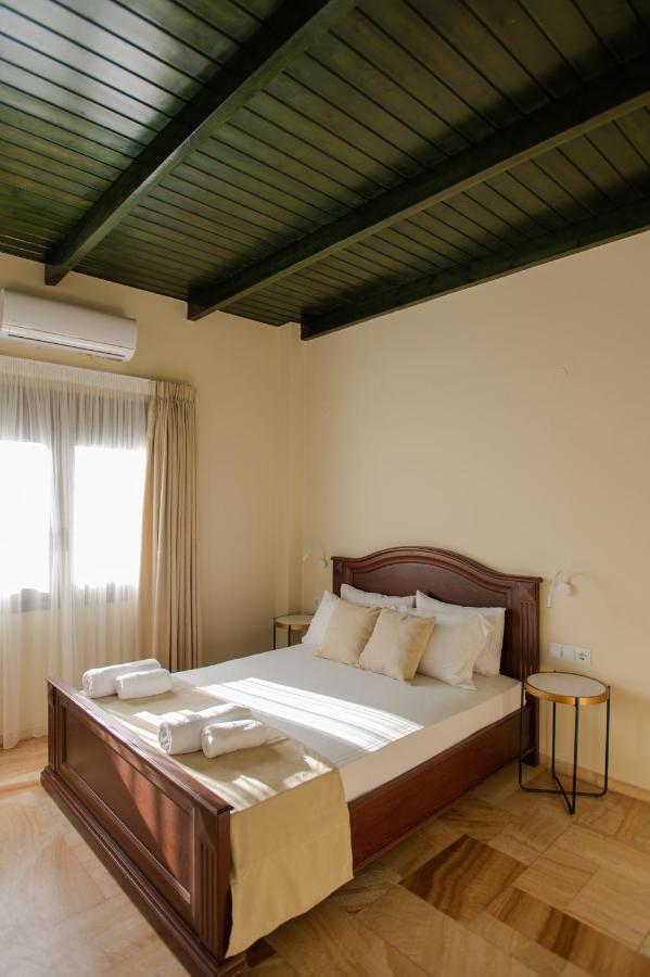 Marble Luxury Suites Karteros Esterno foto