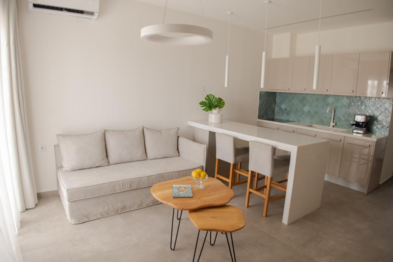Marble Luxury Suites Karteros Esterno foto