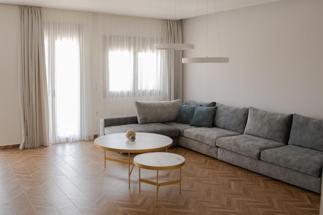 Marble Luxury Suites Karteros Esterno foto