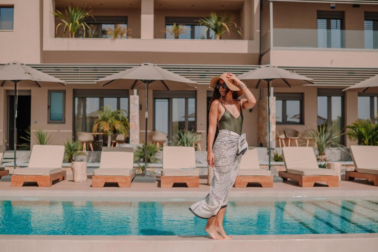Marble Luxury Suites Karteros Esterno foto