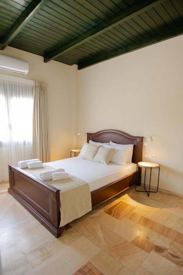 Marble Luxury Suites Karteros Esterno foto
