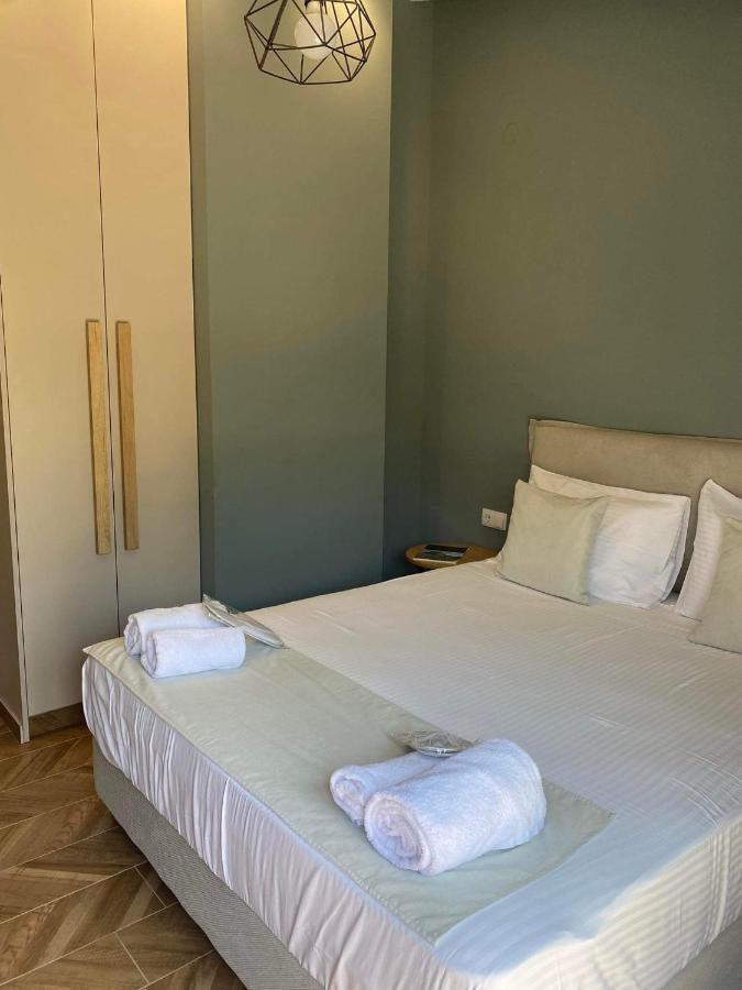 Marble Luxury Suites Karteros Esterno foto