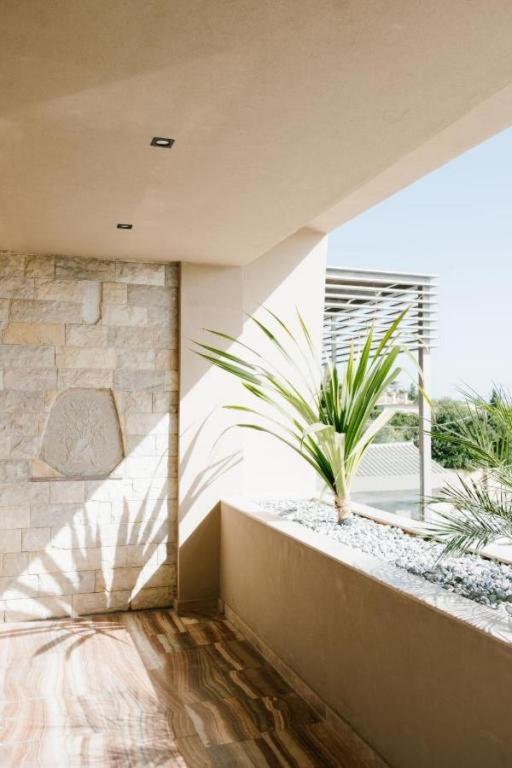Marble Luxury Suites Karteros Esterno foto