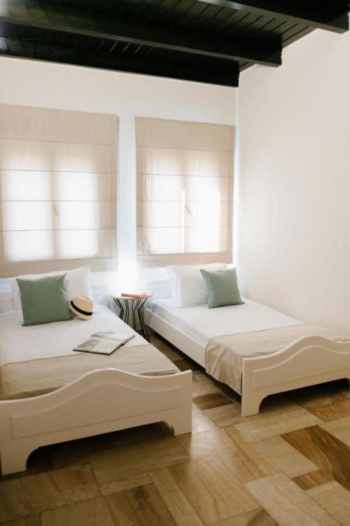 Marble Luxury Suites Karteros Esterno foto