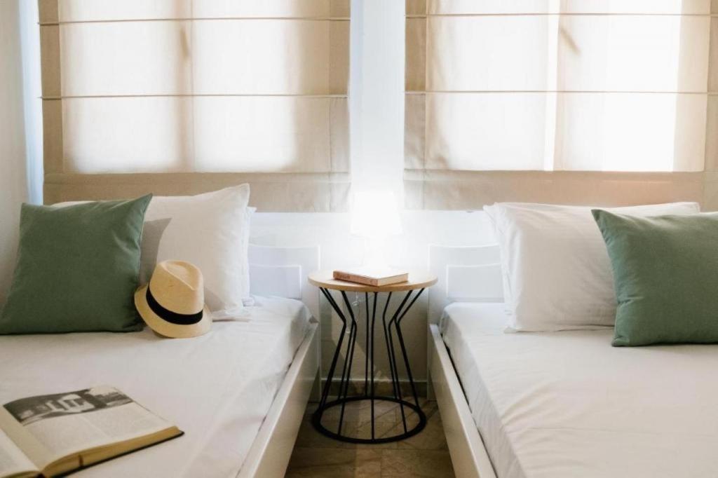 Marble Luxury Suites Karteros Esterno foto