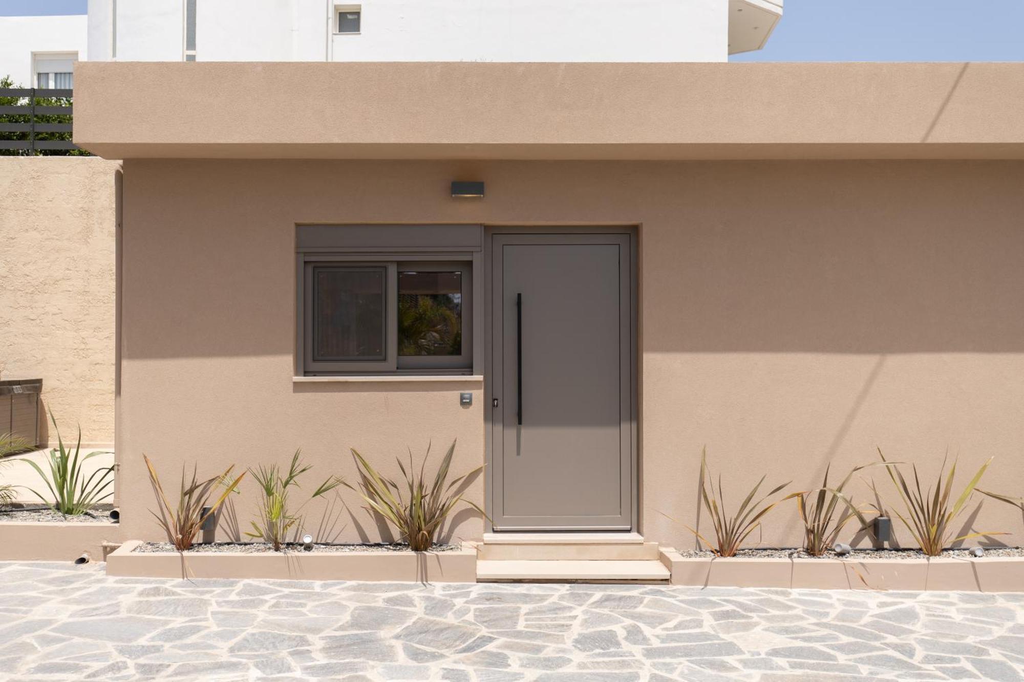 Marble Luxury Suites Karteros Esterno foto