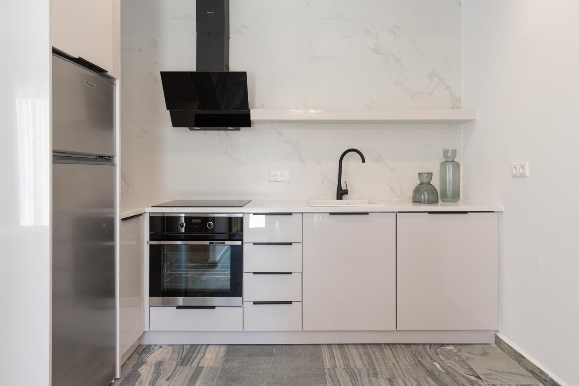 Marble Luxury Suites Karteros Esterno foto