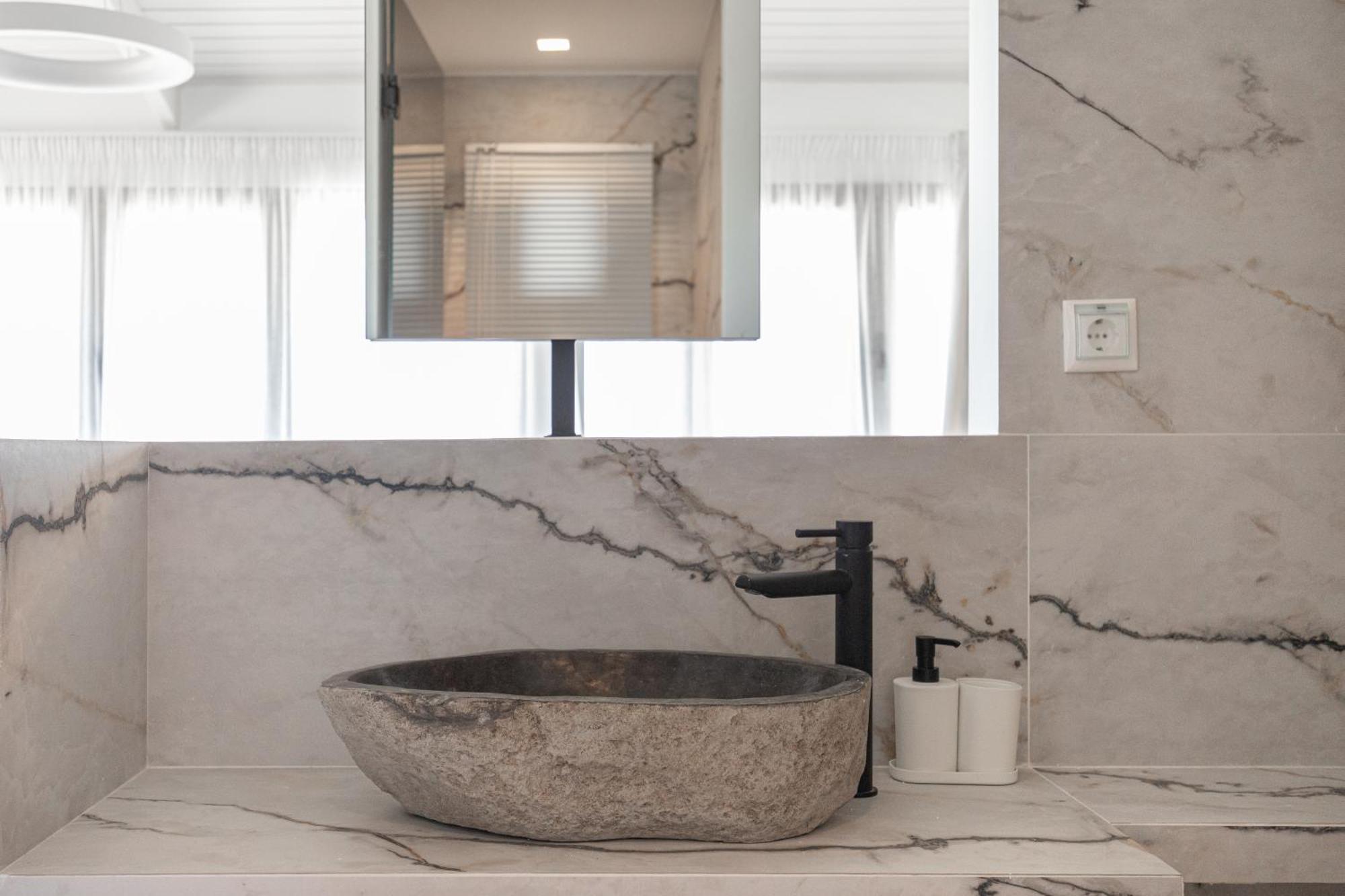 Marble Luxury Suites Karteros Camera foto